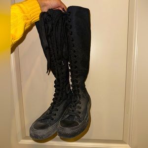 Early 2000s knee high all black converse size 8 womens shoe zip up boot